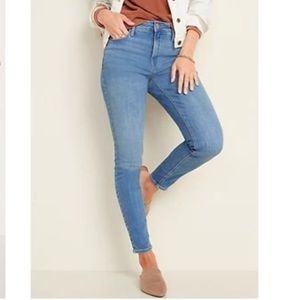 Old Navy Diva, low rise skinny jeans.